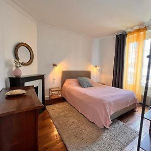 Reve D'Ete A Paris